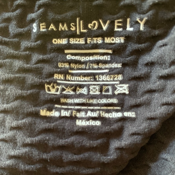 NWOT Black Knit Crop Top OSFM - Picture 8 of 8